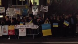 Акція солідарності з київським євромайданом під стінами посольства України в Брюсселі