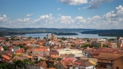 La Drobeta-Turnu Severin, primăria are mai puțini salariați decât ar trebui să aibă deci nu va face disponibilizări. Dar are mai mulți polițiști locali.