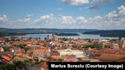 La Drobeta-Turnu Severin, primăria are mai puțini salariați decât ar trebui să aibă deci nu va face disponibilizări. Dar are mai mulți polițiști locali.