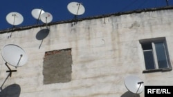 Moldova - Chisinau, TV parabolic antennas, 11Oct2009