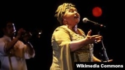 Bila veliki humanitarc, a odgajila 47 usvojene dece: Esma Redžepova