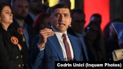 George Simion, făcând declarații la sediul său de campanie din București, după aflarea rezultatelor exit-poll, pe 18 mai 2025