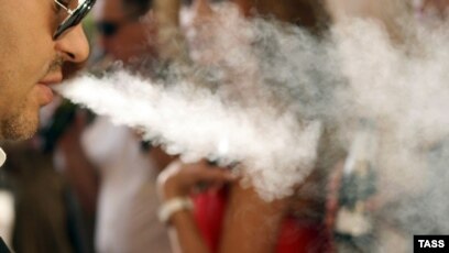 Looming Tobacco Crackdown Has Russian Smokers Fuming