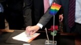 Imagine de la căsătoria civilă a unui cuplu de homosexuali din Germania