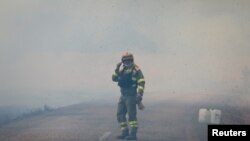 علاوه بر مرگ برخی از شهروندان بر اثر گرمازدگی، یک آتش‌نشان در شمال غربی اسپانیا در تلاش‌ها برای خاموش کردن آتش‌سوزی در جنگل‌ها کشته شده است.