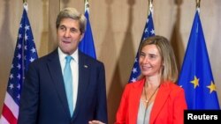 John Kerry i Federica Mogherini nakon sastanka u Briselu