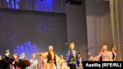 "Чишмә" ансамбле чыгышы