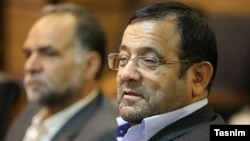 غلامعلی سفید رئیس شورای شهر یزد نسبت به «پیامدهای سیاسی داخلی و خارجی» حکم برکناری نماینده زرتشتی این شورا هشدار داده است.