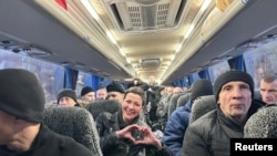 Освобожденные в рамках достигнутого при посредничестве США соглашения белорусские политические заключенные. 13 декабря 2025 года