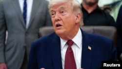 «Ні, я б не використав. Нікому ніколи не можна дозволяти застосовувати ядерну зброю», – сказав Трамп