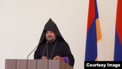 епископ Вртанес Абраамян