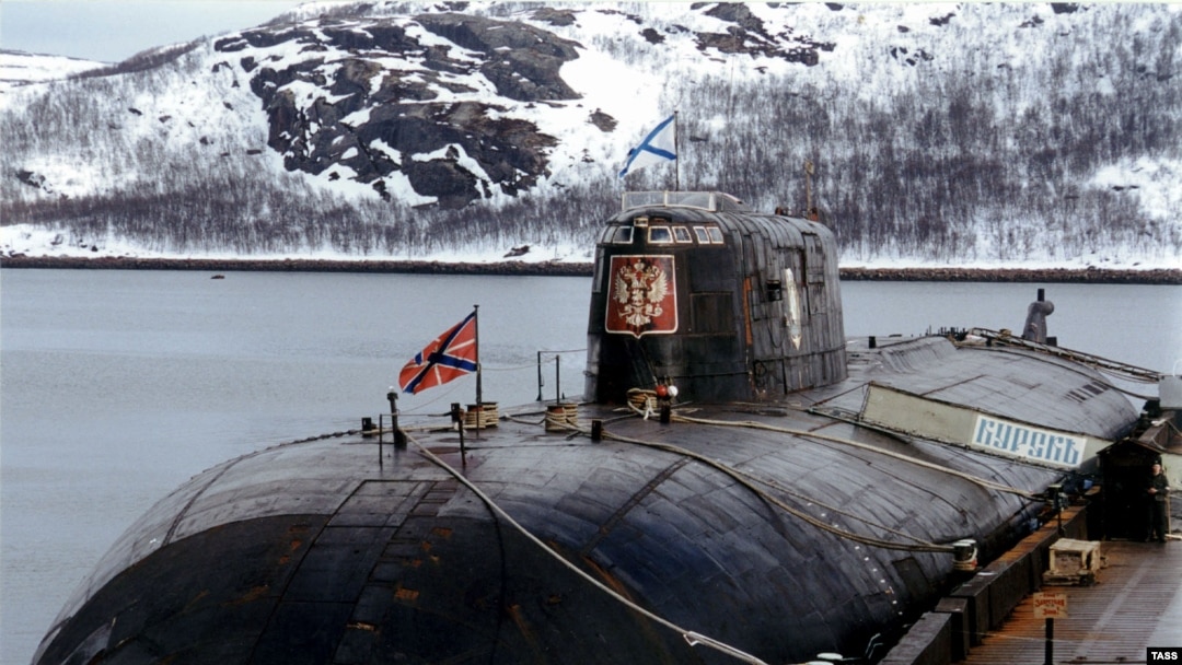 Подлодка "Курск". Мурманск, 1999 год