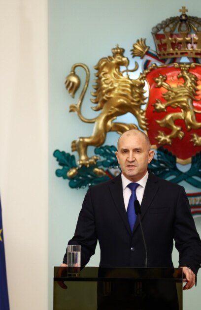 Румен Радев ще подаде оставка като президент във вторник Това