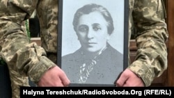 Прах Марії Федак перепоховали на Личаківському цвинтарі поруч із могилою її чоловіка Степана Федака, який помер у Львові 1937 року