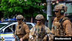 Митниця: обшуки проводять співробітники Служби безпеки України та Державного бюро розслідувань