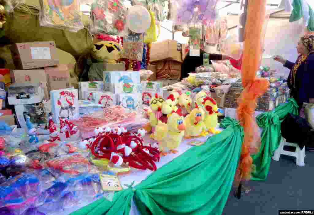 Täze ýyl sowgatlary