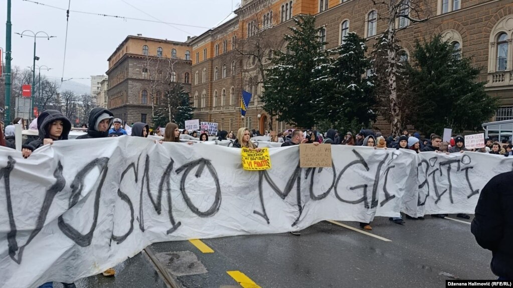 Peti dan protesta u Sarajevu nakon nesreće 12. februara kada je tramvaj iskočio iz šina i srušio stajalište, pri čemu je poginuo 23-godišnji Erdoan Morankić, a više osoba je ozlijeđeno.