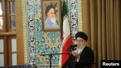 به گفته علی خامنه‌ای، با برگزاری انتخابات در کشور «همه‌ ملت احساس می‌کنند که کلید کارهای کشور در دست خودشان است».