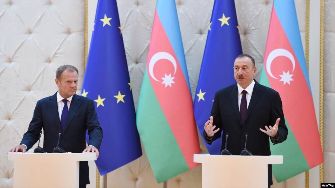 İlham Əliyev və Donald Tusk 