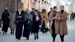 Женщины на улице Грозного. Архивное фото