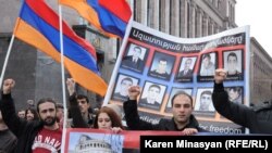 Armenia -- Opposition supporters pay tribute to victims of March 1, 2008 violence in Yerevan, 01Mar2013.