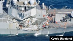 Американський есмінець USS Fitzgerald, пошкоджений в результаті зіткнення з торговельним судном під прапором Філіппін неподалік берегів Японії, 17 червня 2017 року