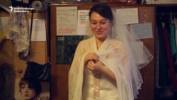 Russian Activist Ties The Knot In Jailhouse Ceremony