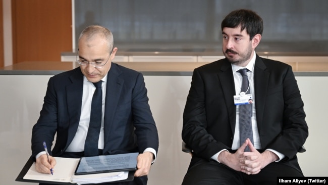 Гейдар Алиев-младший (справа)