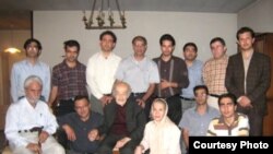 دیدار شاخه جوانان نهضت آزادی با احسان شریعتی در منزل احمد صدر حاج سید جوادی و با حضور غلامعباس توسلی