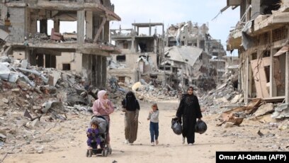 Yalangoch qiz oq uzmoqda Bokira qizlarni jinsiy aloqa qilish