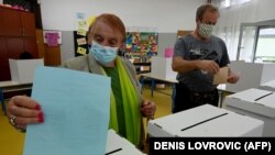 Фотографија од првиот круг од локалните избори во Хрватска, 16 мај 2021