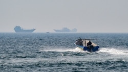 تنگ هرمز، در نزدیکی عمان