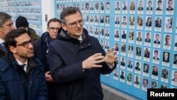 Noul ministru francez de Externe, Stephane Sejourne, a mers într-o vizită surpriză la Kiev. 