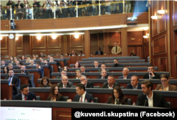 Grupi parlamentar i PDK-së në sallën e seancave të Kuvendit, më 5 tetor 2026.
