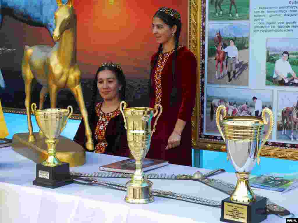 Ýaryşlarda gazanylan silaglar