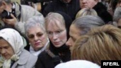 Mia Farrow i žene Srebrenice u Sarajevu, 7. decembar 2007, Photo: Dženana Halimović