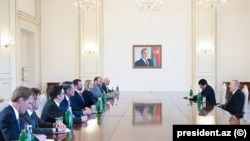 İlham Əliyev ABŞ nümayəndə heyətini qəbul edib