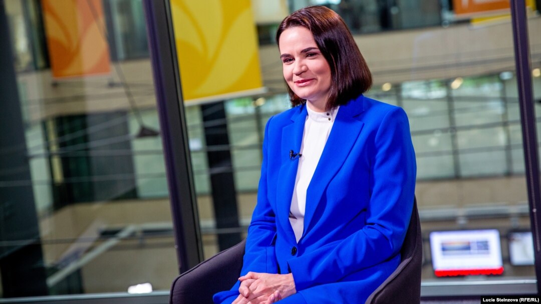 „Aceasta este o luptă împotriva regimului; nu este vorba despre geopolitică”, a declarat liderul opoziției belaruse, Svetlana Țihanovskaia, pentru RFE / RL în timpul unei vizite la sediul său din Praga, pe 8 iunie.