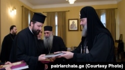 შიო მესამემ ამჯერად მსოფლიო საპატრიარქოს დელეგაციას უმასპინძლა. ავსტრიის მიტროპოლიტი არსენ კარდამაკისი და კათოლიკოს-პატრიარქი შიო მესამე