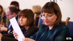 Председателката на правната комисия Анна Александрова от ГЕРБ, която е и сред вносителите на законопроекта за закриване на Комисията за противодействие на корупцията (КПК)