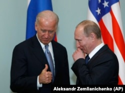 Bajden i Putin u Moskvi 2011. godine. „Za Putina je to da je viđen na svjetskoj sceni uz američkog predsjednika najvažnije“, kaže ruski politolog Ivan Kurilja.