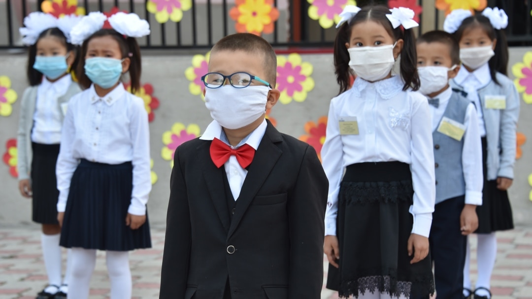 France to stop mandatory COVID-19 mask wearing in some primary schools