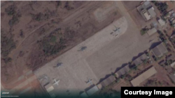 Bamako airport on December 13 zoomed in to show plane unloading. Source: Planet Labs