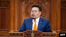Zandanšatar Gombodžav obraća se poslanicima parlamenta Mongolije kao novi premijer te zemlje, Ulan Bator, 13. juna 2025.