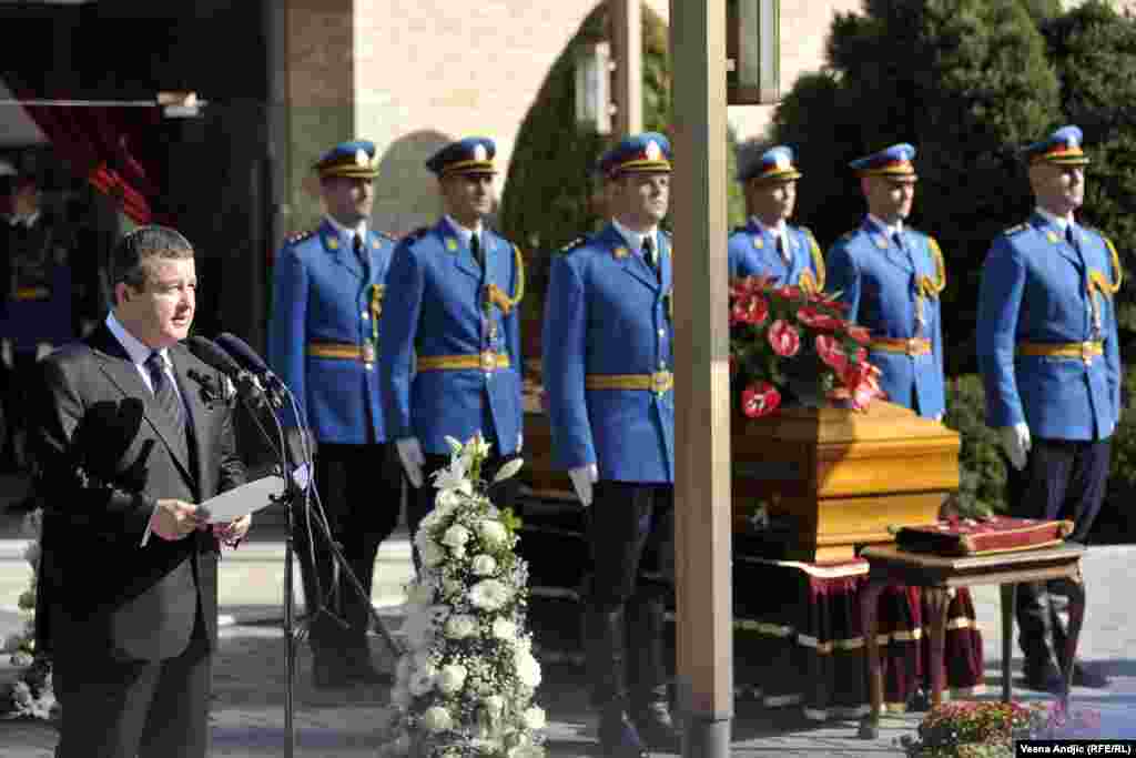 Srbija - Na sahrani Jovanke Broz govorio je Ivica Dačić, Beograd, 26. oktobar 2013.