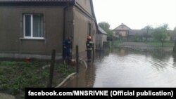 За ніч рівень води, який учора у річці Льва піднявся на один метр, трохи впав, ситуація контрольована