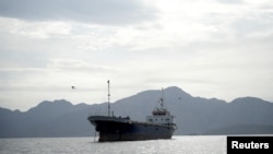 Судно в Ормузском проливе