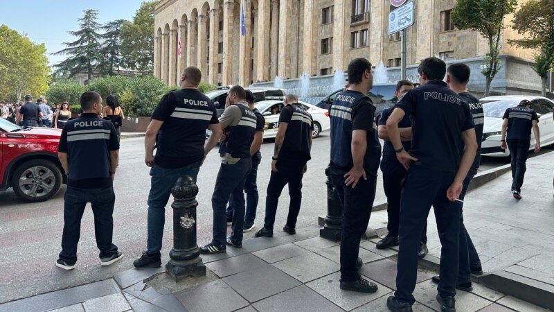 გაიზარდა რუსთაველზე დაკავებულთა რაოდენობა - დაკავებულებს შორის არის "ოცნების" დეპუტატის შვილი