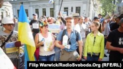 У 2015 році частина українців виходила на так звані «кредитний майдан» і «тарифний майдан», але ці акції масовими не стали