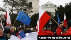 Protest protiv usvajanja nedemokratskih zakona u Varšavi, 17, juli 2017.